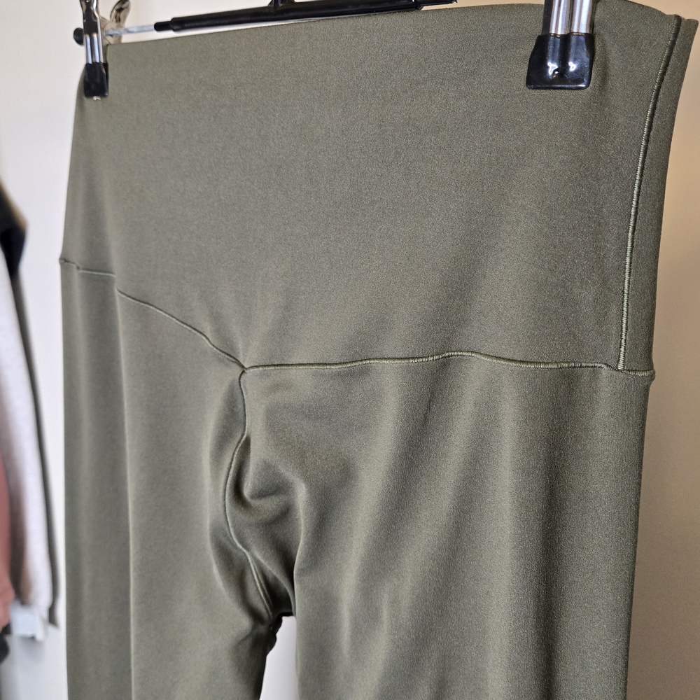 Offline By Aerie Real Me 7/8 High-Rise Legging Olive Grenn Leggings Size Large - Picture 8 of 10